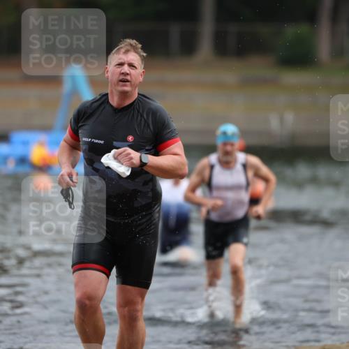 14.09.2025 - Stadtparktriathlon Michael Strokosch http://msf.ph/oto/8868783 14.09.2025 10:34:25 Schwimmen 728, 744, 746, 755, 774, 803 meine-sportfotos.de