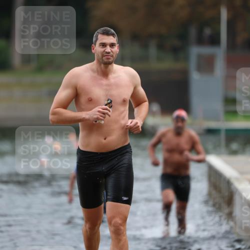 14.09.2025 - Stadtparktriathlon Michael Strokosch http://msf.ph/oto/8868789 14.09.2025 10:34:27 Schwimmen 728, 744, 746, 755, 774, 803 meine-sportfotos.de