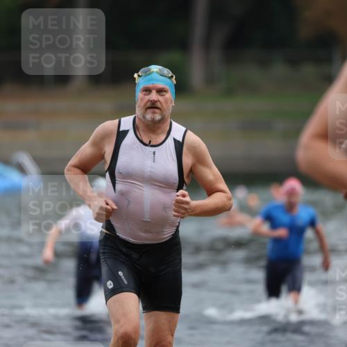 14.09.2025 - Stadtparktriathlon Michael Strokosch http://msf.ph/oto/8868794 14.09.2025 10:34:30 Schwimmen 728, 744, 746, 755, 803 meine-sportfotos.de