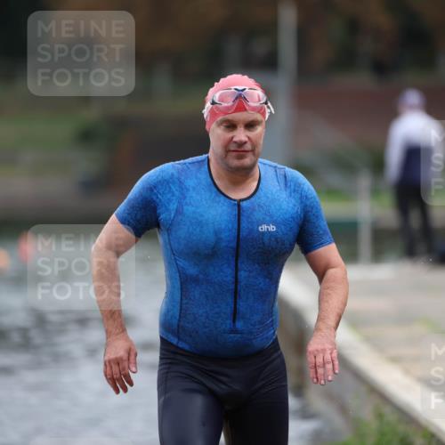 14.09.2025 - Stadtparktriathlon Michael Strokosch http://msf.ph/oto/8868821 14.09.2025 10:34:37 Schwimmen 728, 744, 746 meine-sportfotos.de