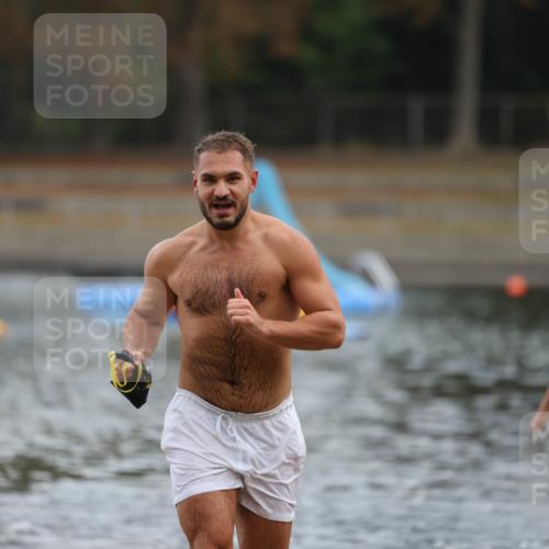 14.09.2025 - Stadtparktriathlon Michael Strokosch http://msf.ph/oto/8868825 14.09.2025 10:34:55 Schwimmen 772, 797, 806 meine-sportfotos.de
