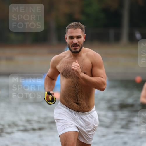 14.09.2025 - Stadtparktriathlon Michael Strokosch http://msf.ph/oto/8868828 14.09.2025 10:34:56 Schwimmen 772, 797, 806 meine-sportfotos.de