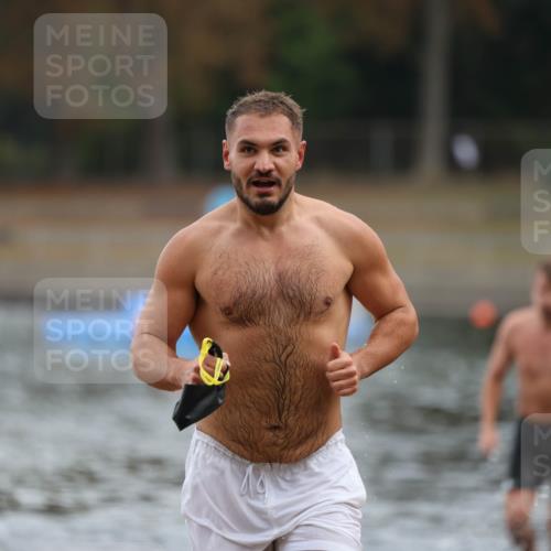 14.09.2025 - Stadtparktriathlon Michael Strokosch http://msf.ph/oto/8868829 14.09.2025 10:34:56 Schwimmen 772, 797, 806 meine-sportfotos.de