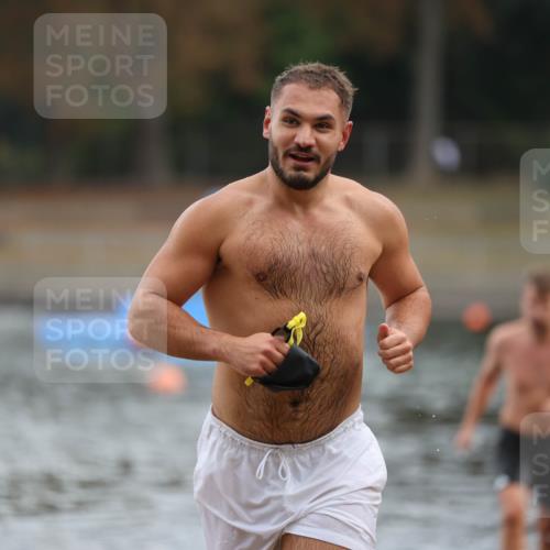 14.09.2025 - Stadtparktriathlon Michael Strokosch http://msf.ph/oto/8868831 14.09.2025 10:34:56 Schwimmen 772, 797, 806 meine-sportfotos.de