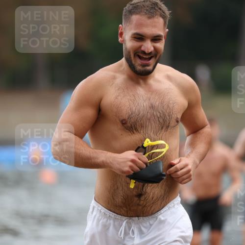 14.09.2025 - Stadtparktriathlon Michael Strokosch http://msf.ph/oto/8868835 14.09.2025 10:34:57 Schwimmen 772, 797, 806 meine-sportfotos.de