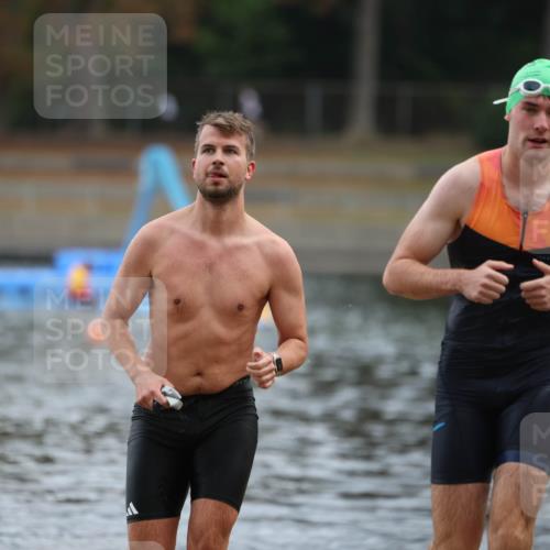 14.09.2025 - Stadtparktriathlon Michael Strokosch http://msf.ph/oto/8868840 14.09.2025 10:34:59 Schwimmen 772, 797, 806 meine-sportfotos.de