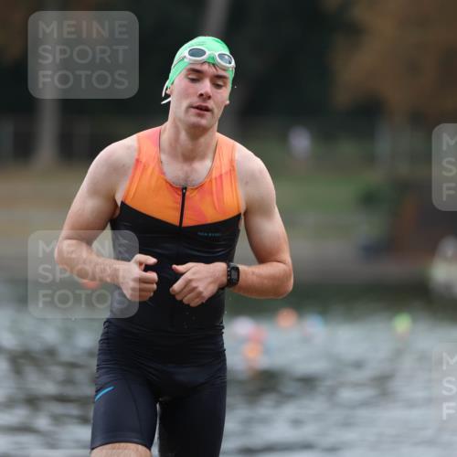 14.09.2025 - Stadtparktriathlon Michael Strokosch http://msf.ph/oto/8868843 14.09.2025 10:35:00 Schwimmen 772, 797, 806 meine-sportfotos.de