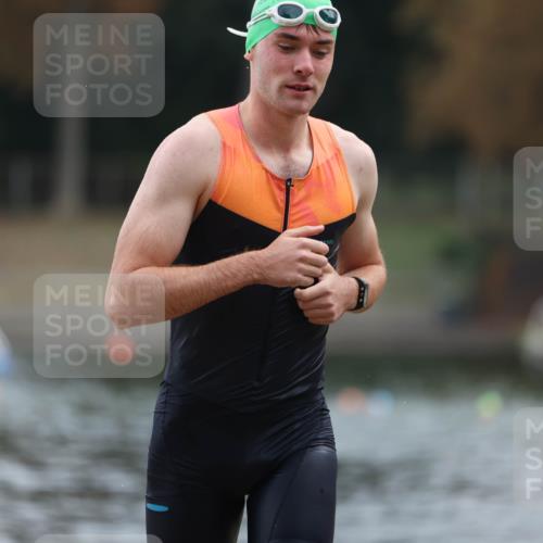 14.09.2025 - Stadtparktriathlon Michael Strokosch http://msf.ph/oto/8868846 14.09.2025 10:35:01 Schwimmen 772, 806 meine-sportfotos.de