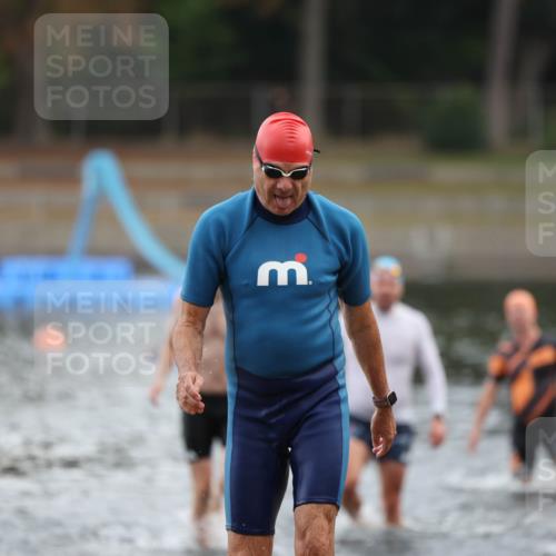 14.09.2025 - Stadtparktriathlon Michael Strokosch http://msf.ph/oto/8868873 14.09.2025 10:35:42 Schwimmen 734, 756, 775, 805, 808 meine-sportfotos.de