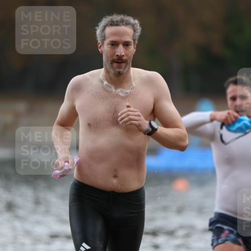 14.09.2025 - Stadtparktriathlon Michael Strokosch http://msf.ph/oto/8868886 14.09.2025 10:35:50 Schwimmen 734, 756, 775, 805, 808 meine-sportfotos.de
