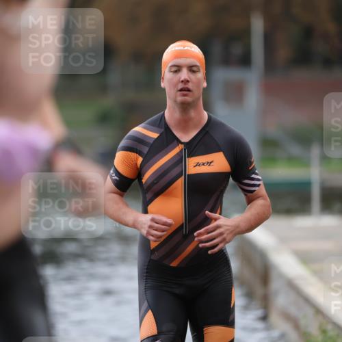 14.09.2025 - Stadtparktriathlon Michael Strokosch http://msf.ph/oto/8868896 14.09.2025 10:35:52 Schwimmen 734, 775, 808 meine-sportfotos.de