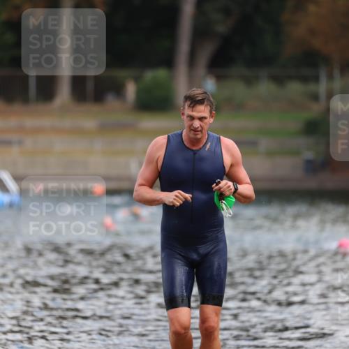 14.09.2025 - Stadtparktriathlon Michael Strokosch http://msf.ph/oto/8868959 14.09.2025 10:49:20 Schwimmen 901 meine-sportfotos.de
