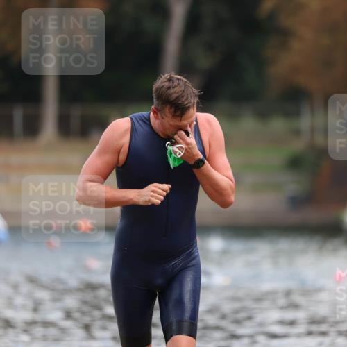 14.09.2025 - Stadtparktriathlon Michael Strokosch http://msf.ph/oto/8868970 14.09.2025 10:49:23 Schwimmen 901 meine-sportfotos.de