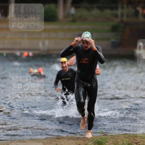 14.09.2025 - Stadtparktriathlon Michael Strokosch http://msf.ph/oto/8868992 14.09.2025 10:49:46 Schwimmen 825, 842, 865 meine-sportfotos.de