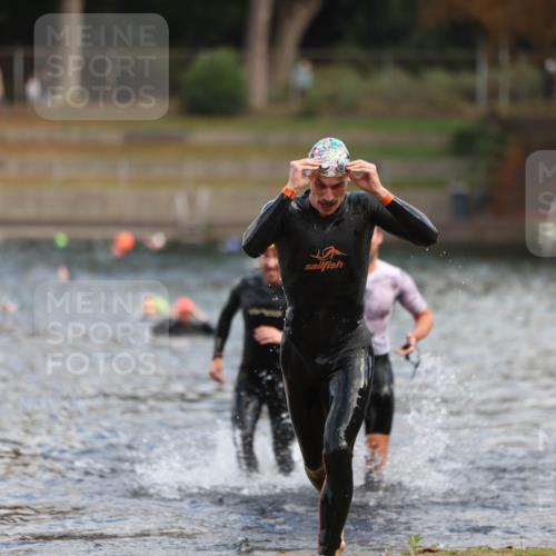 14.09.2025 - Stadtparktriathlon Michael Strokosch http://msf.ph/oto/8868994 14.09.2025 10:49:47 Schwimmen 825, 842, 865 meine-sportfotos.de
