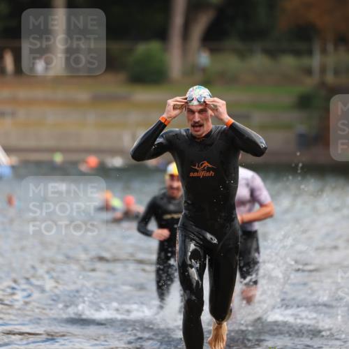14.09.2025 - Stadtparktriathlon Michael Strokosch http://msf.ph/oto/8868996 14.09.2025 10:49:47 Schwimmen 825, 842, 865 meine-sportfotos.de