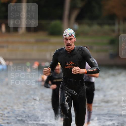 14.09.2025 - Stadtparktriathlon Michael Strokosch http://msf.ph/oto/8868998 14.09.2025 10:49:48 Schwimmen 825, 842, 865 meine-sportfotos.de
