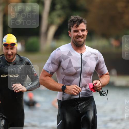 14.09.2025 - Stadtparktriathlon Michael Strokosch http://msf.ph/oto/8869016 14.09.2025 10:49:52 Schwimmen 825, 842, 865, 875 meine-sportfotos.de