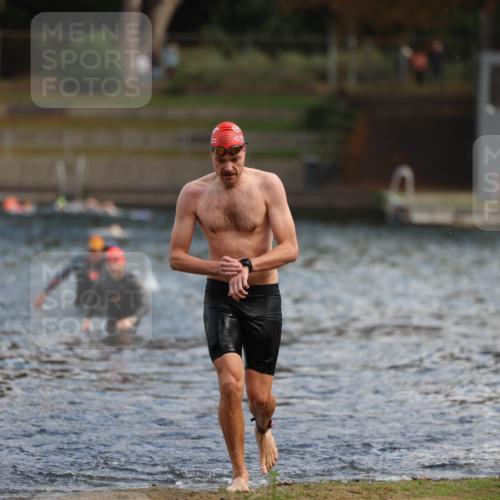 14.09.2025 - Stadtparktriathlon Michael Strokosch http://msf.ph/oto/8869030 14.09.2025 10:49:58 Schwimmen 875 meine-sportfotos.de