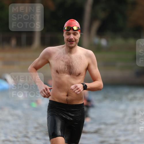 14.09.2025 - Stadtparktriathlon Michael Strokosch http://msf.ph/oto/8869040 14.09.2025 10:50:01 Schwimmen 875 meine-sportfotos.de