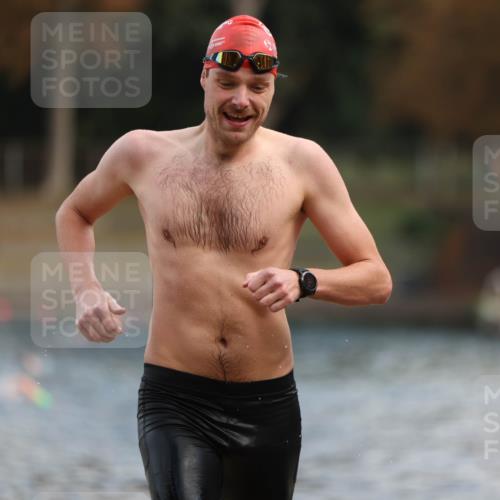 14.09.2025 - Stadtparktriathlon Michael Strokosch http://msf.ph/oto/8869043 14.09.2025 10:50:02 Schwimmen 875 meine-sportfotos.de