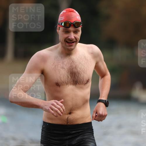 14.09.2025 - Stadtparktriathlon Michael Strokosch http://msf.ph/oto/8869044 14.09.2025 10:50:02 Schwimmen 875 meine-sportfotos.de