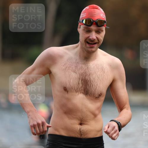 14.09.2025 - Stadtparktriathlon Michael Strokosch http://msf.ph/oto/8869046 14.09.2025 10:50:02 Schwimmen 875 meine-sportfotos.de