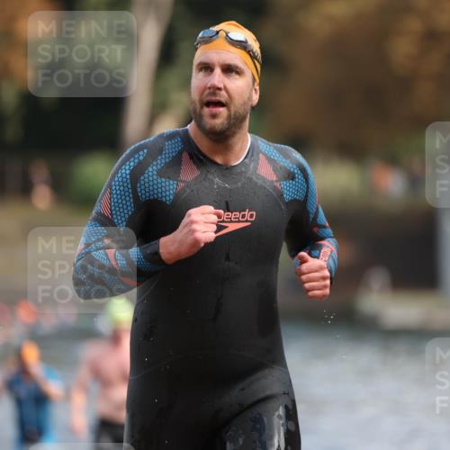 14.09.2025 - Stadtparktriathlon Michael Strokosch http://msf.ph/oto/8869076 14.09.2025 10:50:18 Schwimmen 831, 833, 909 meine-sportfotos.de