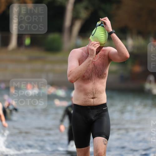 14.09.2025 - Stadtparktriathlon Michael Strokosch http://msf.ph/oto/8869096 14.09.2025 10:50:25 Schwimmen 833, 847, 850, 851 meine-sportfotos.de