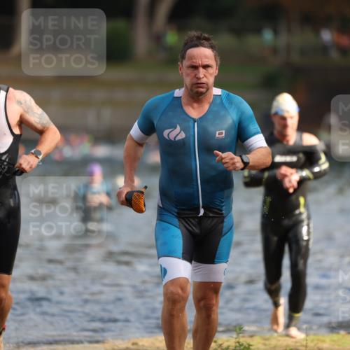 14.09.2025 - Stadtparktriathlon Michael Strokosch http://msf.ph/oto/8869111 14.09.2025 10:50:31 Schwimmen 833, 847, 850, 851 meine-sportfotos.de