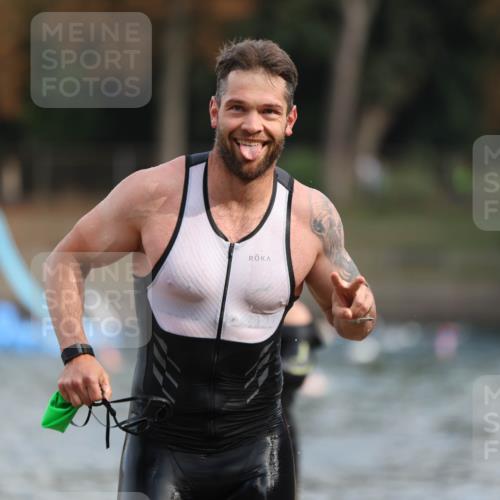 14.09.2025 - Stadtparktriathlon Michael Strokosch http://msf.ph/oto/8869122 14.09.2025 10:50:34 Schwimmen 847, 850, 851 meine-sportfotos.de