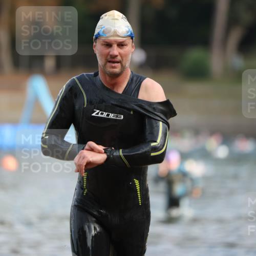 14.09.2025 - Stadtparktriathlon Michael Strokosch http://msf.ph/oto/8869128 14.09.2025 10:50:36 Schwimmen 847, 850, 851 meine-sportfotos.de