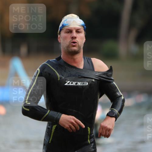 14.09.2025 - Stadtparktriathlon Michael Strokosch http://msf.ph/oto/8869130 14.09.2025 10:50:36 Schwimmen 847, 850, 851 meine-sportfotos.de