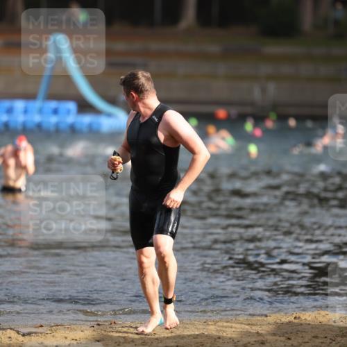 14.09.2025 - Stadtparktriathlon Michael Strokosch http://msf.ph/oto/8869159 14.09.2025 10:51:13 Schwimmen 914 meine-sportfotos.de