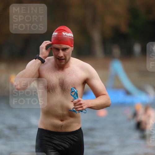 14.09.2025 - Stadtparktriathlon Michael Strokosch http://msf.ph/oto/8869201 14.09.2025 10:51:30 Schwimmen 905 meine-sportfotos.de