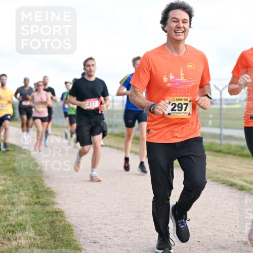 14.09.2025 - Airport Race Dr. Thomas Lammeyer http://msf.ph/oto/8869208 14.09.2025 12:13:33 Laufen 297, 298 meine-sportfotos.de