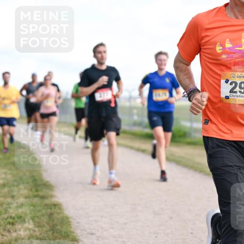 14.09.2025 - Airport Race Dr. Thomas Lammeyer http://msf.ph/oto/8869218 14.09.2025 12:13:33 Laufen 311, 297 meine-sportfotos.de