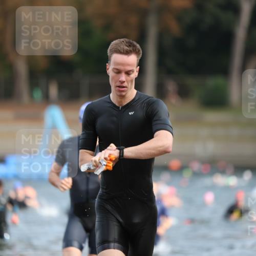 14.09.2025 - Stadtparktriathlon Michael Strokosch http://msf.ph/oto/8869230 14.09.2025 10:51:46 Schwimmen 827, 848, 849, 856 meine-sportfotos.de