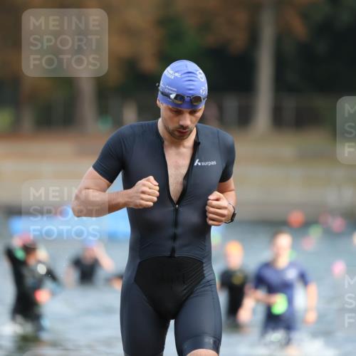 14.09.2025 - Stadtparktriathlon Michael Strokosch http://msf.ph/oto/8869237 14.09.2025 10:51:48 Schwimmen 827, 848, 849 meine-sportfotos.de