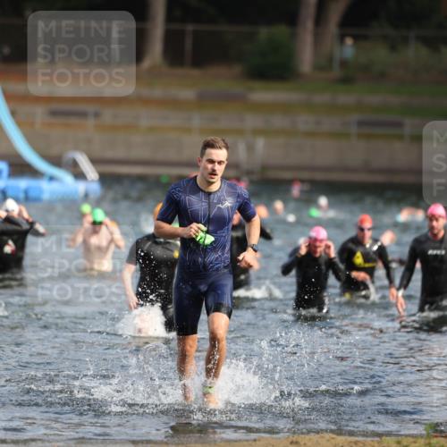 14.09.2025 - Stadtparktriathlon Michael Strokosch http://msf.ph/oto/8869245 14.09.2025 10:51:51 Schwimmen 827, 848, 917 meine-sportfotos.de
