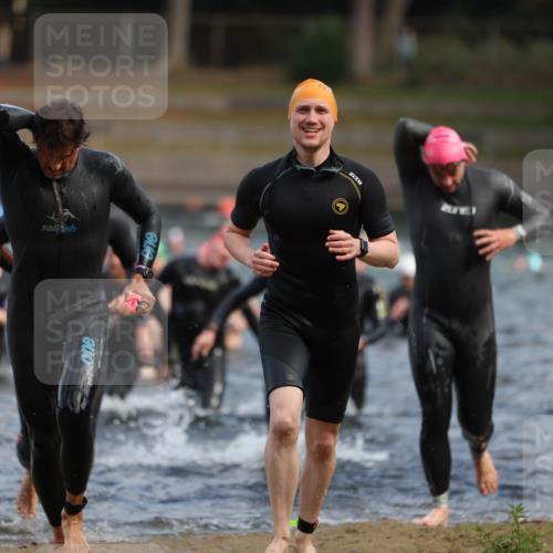 14.09.2025 - Stadtparktriathlon Michael Strokosch http://msf.ph/oto/8869273 14.09.2025 10:52:00 Schwimmen 827, 835, 846, 852, 859, 867, 878, 898, 917 meine-sportfotos.de