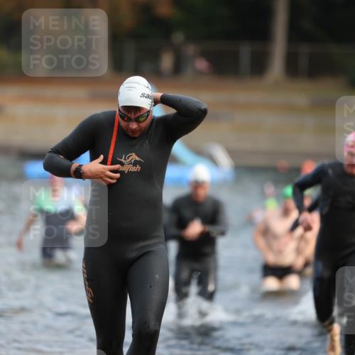 14.09.2025 - Stadtparktriathlon Michael Strokosch http://msf.ph/oto/8869282 14.09.2025 10:52:02 Schwimmen 835, 846, 852, 859, 867, 878, 882, 898, 917 meine-sportfotos.de