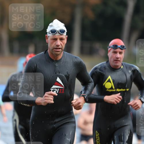 14.09.2025 - Stadtparktriathlon Michael Strokosch http://msf.ph/oto/8869296 14.09.2025 10:52:09 Schwimmen 826, 846, 852, 867, 873, 878, 882, 897, 898, 919 meine-sportfotos.de