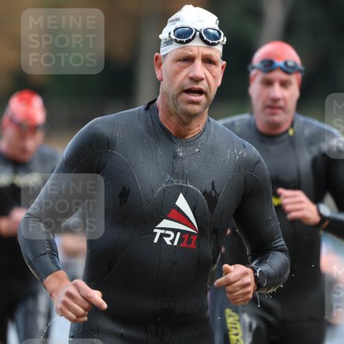 14.09.2025 - Stadtparktriathlon Michael Strokosch http://msf.ph/oto/8869302 14.09.2025 10:52:10 Schwimmen 826, 846, 867, 873, 878, 882, 897, 898, 919 meine-sportfotos.de