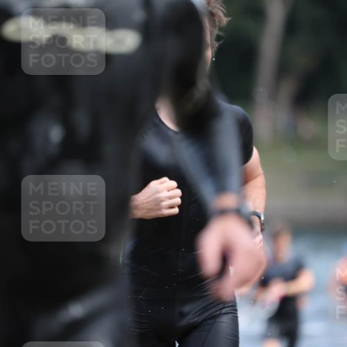 14.09.2025 - Stadtparktriathlon Michael Strokosch http://msf.ph/oto/8869314 14.09.2025 10:52:13 Schwimmen 826, 836, 838, 862, 873, 878, 882, 897, 898, 919 meine-sportfotos.de