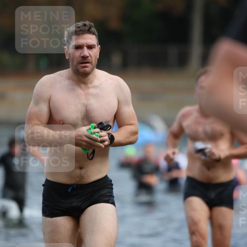 14.09.2025 - Stadtparktriathlon Michael Strokosch http://msf.ph/oto/8869319 14.09.2025 10:52:14 Schwimmen 826, 836, 838, 862, 873, 878, 882, 897, 898, 919 meine-sportfotos.de