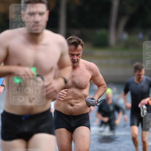14.09.2025 - Stadtparktriathlon Michael Strokosch http://msf.ph/oto/8869322 14.09.2025 10:52:15 Schwimmen 826, 836, 838, 862, 873, 878, 882, 897, 919 meine-sportfotos.de