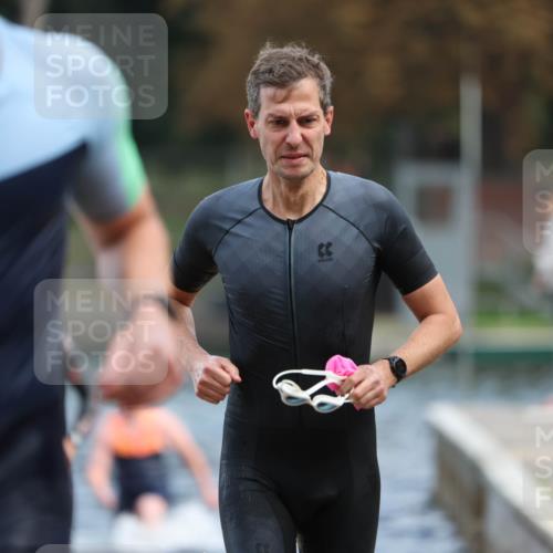 14.09.2025 - Stadtparktriathlon Michael Strokosch http://msf.ph/oto/8869336 14.09.2025 10:52:20 Schwimmen 826, 836, 838, 839, 862, 873, 886, 889, 919 meine-sportfotos.de