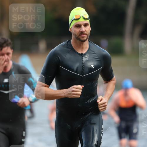 14.09.2025 - Stadtparktriathlon Michael Strokosch http://msf.ph/oto/8869348 14.09.2025 10:52:24 Schwimmen 836, 838, 839, 853, 862, 868, 886, 889, 919 meine-sportfotos.de