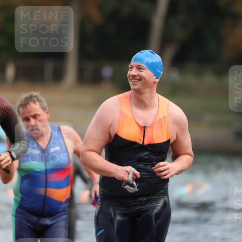 14.09.2025 - Stadtparktriathlon Michael Strokosch http://msf.ph/oto/8869357 14.09.2025 10:52:28 Schwimmen 836, 839, 853, 868, 886, 889 meine-sportfotos.de